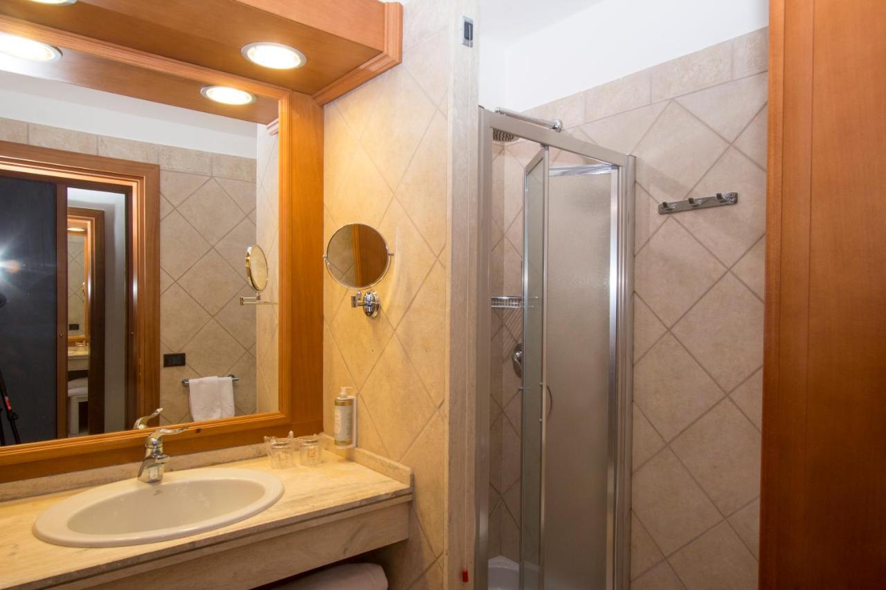 Hotel Centrale Sabaudia Dış mekan fotoğraf