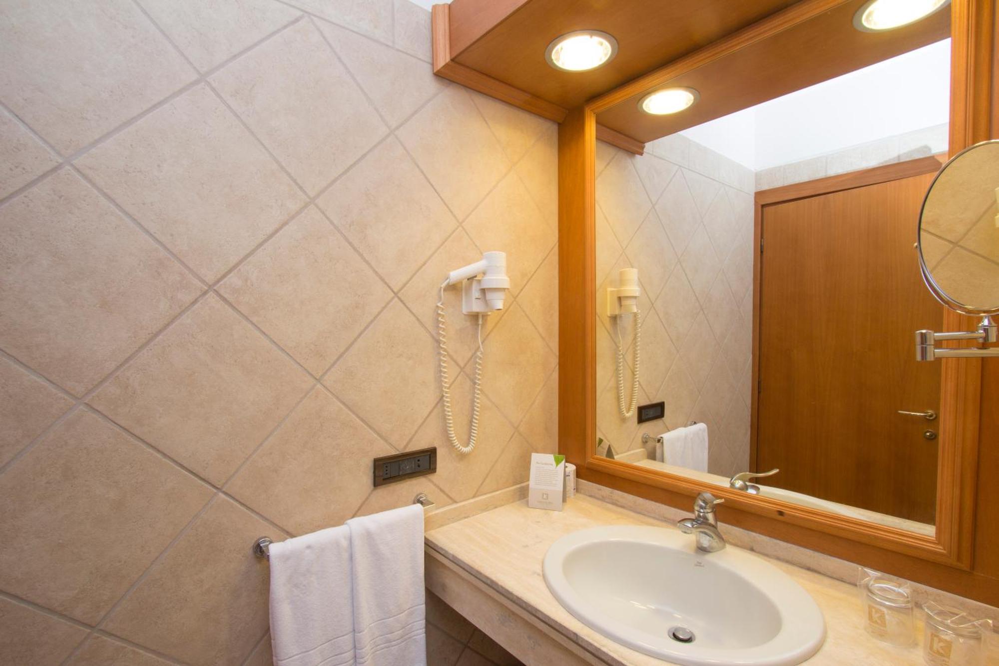 Hotel Centrale Sabaudia Dış mekan fotoğraf