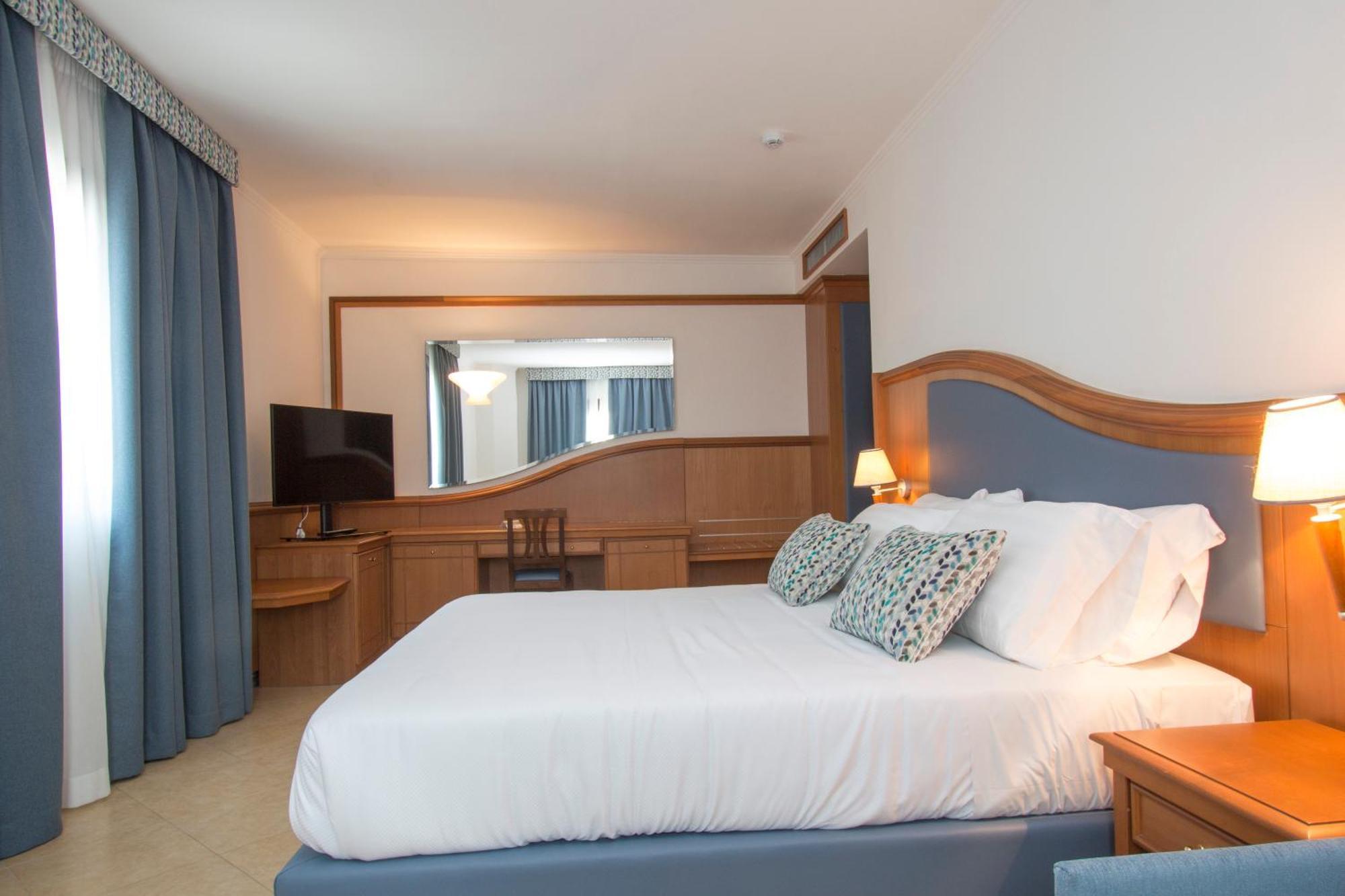 Hotel Centrale Sabaudia Dış mekan fotoğraf