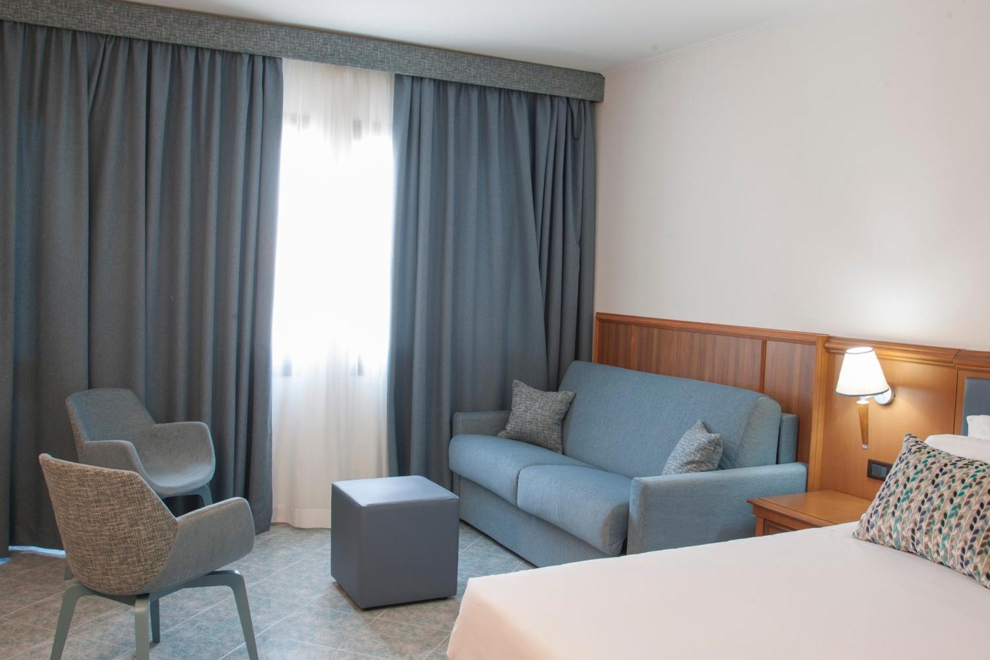 Hotel Centrale Sabaudia Dış mekan fotoğraf