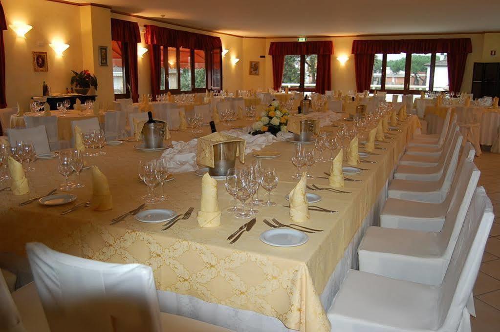 Hotel Centrale Sabaudia Dış mekan fotoğraf