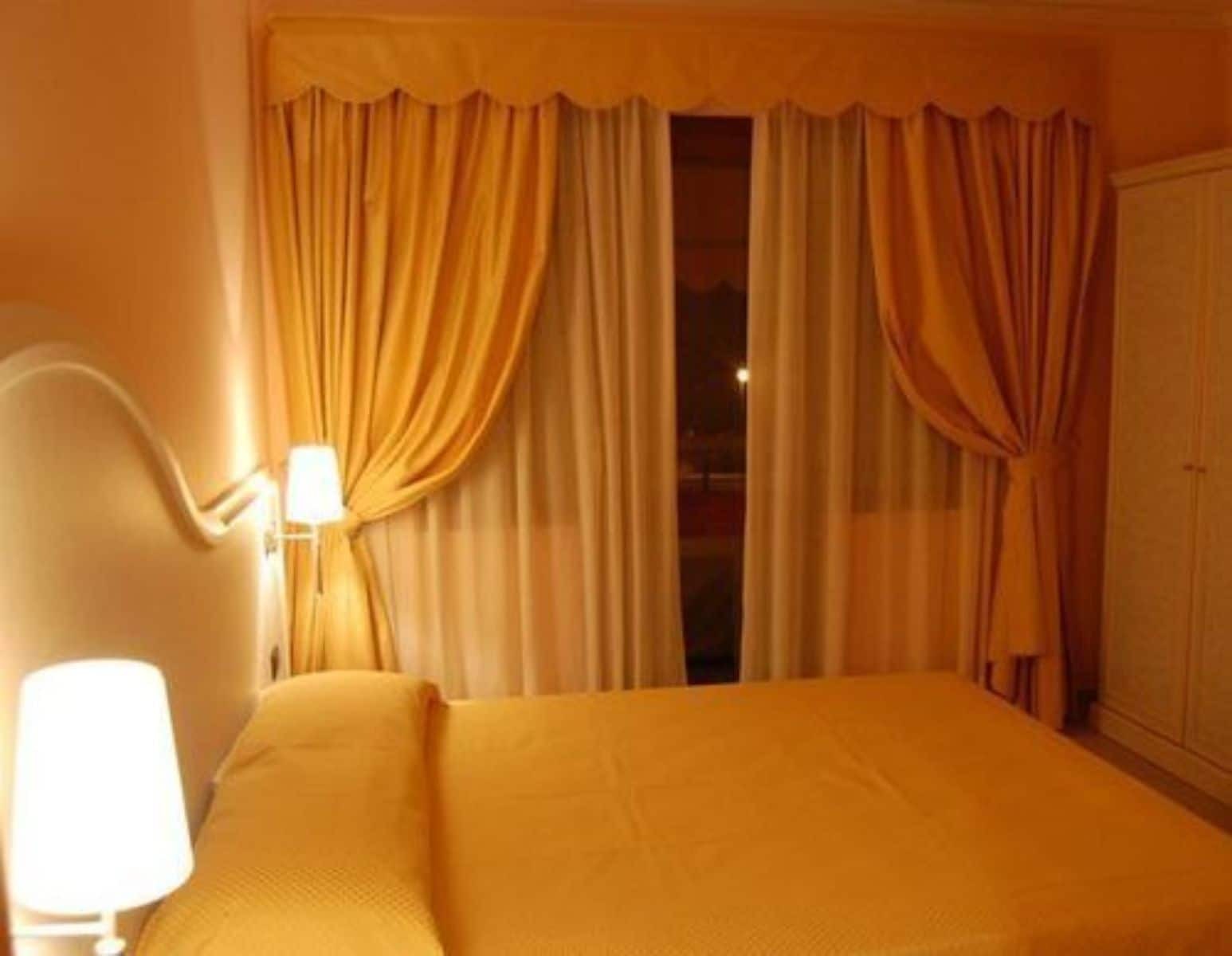 Hotel Centrale Sabaudia Dış mekan fotoğraf